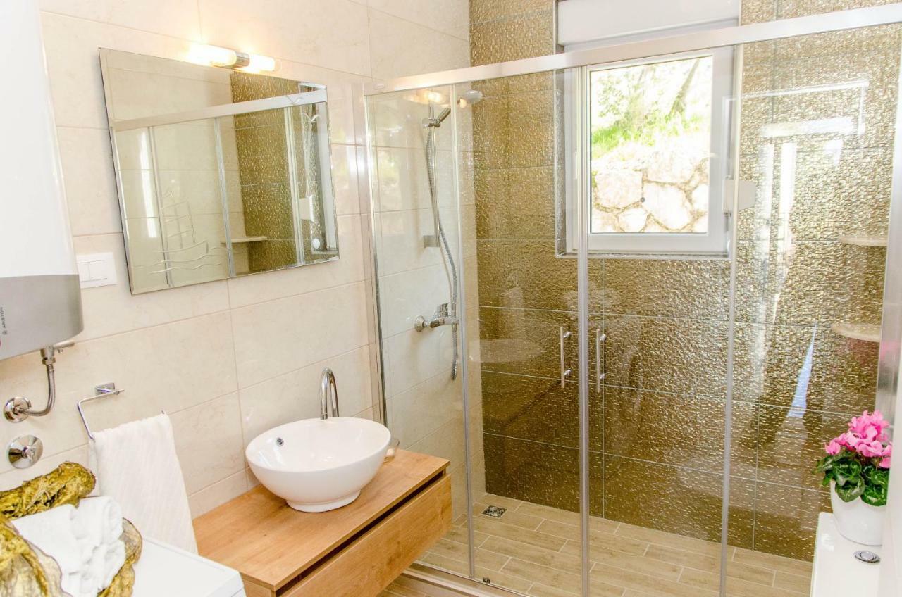 Suite By The Beach Кавтат Екстериор снимка